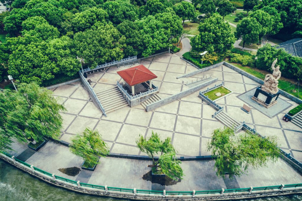 The city park with lake